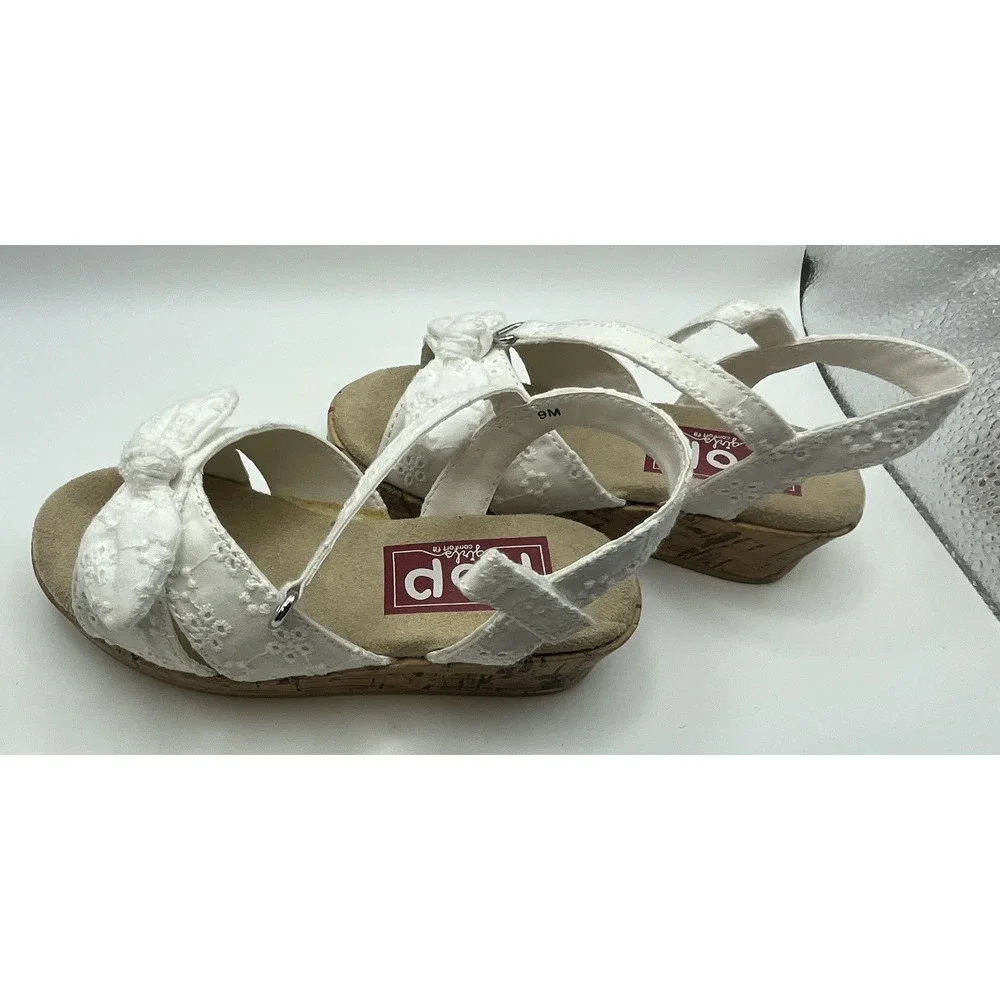 Girls Pop Lil Friendly White Eyelet Sandals -‎ New - Size 9